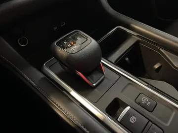 2022 Nissan Pathfinder - image 30