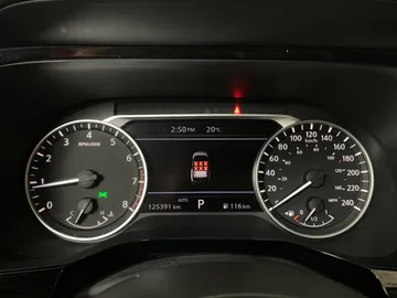 2022 Nissan Pathfinder - image 13
