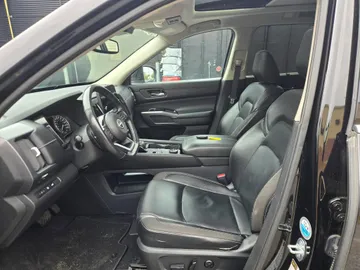 2022 Nissan Pathfinder - image 8
