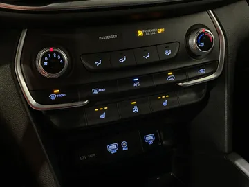 2020 Hyundai Santa Fe - image 18