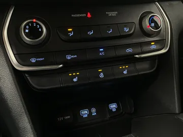 2020 Hyundai Santa Fe - image 23
