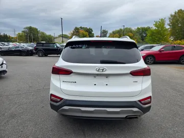 2019 Hyundai Santa Fe - image 4