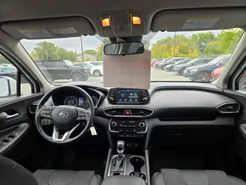 2019 Hyundai Santa Fe - image 9
