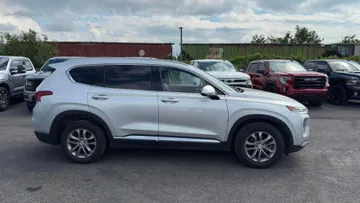 2020 Hyundai Santa Fe - image 10