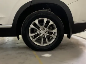 2019 Hyundai Santa Fe - image 6