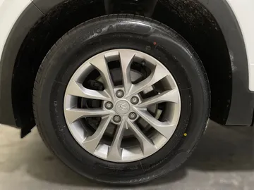 2019 Hyundai Santa Fe - image 6