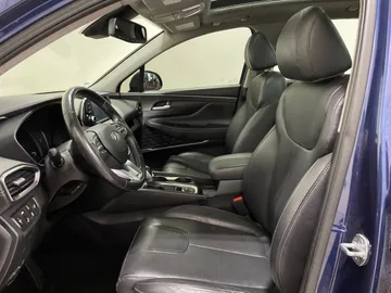 2019 Hyundai Santa Fe - image 3