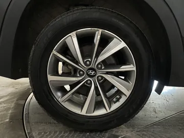 2019 Hyundai Santa Fe - image 6