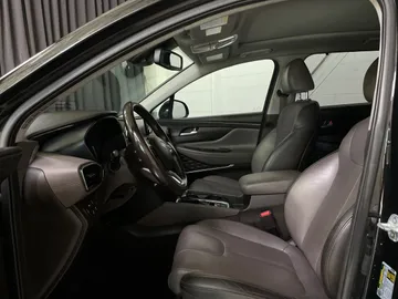 2019 Hyundai Santa Fe - image 3