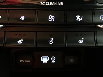 2019 Hyundai Santa Fe - image 25