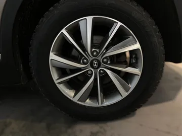 2019 Hyundai Santa Fe - image 6