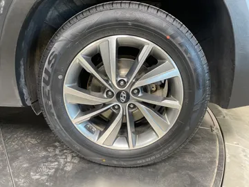 2020 Hyundai Santa Fe - image 7