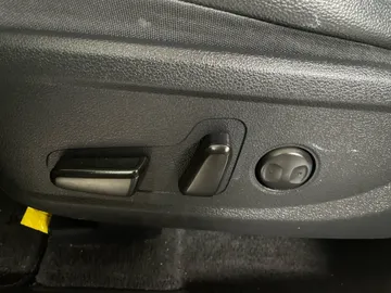2020 Hyundai Santa Fe - image 21