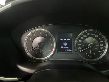 2020 Hyundai Santa Fe - image 28