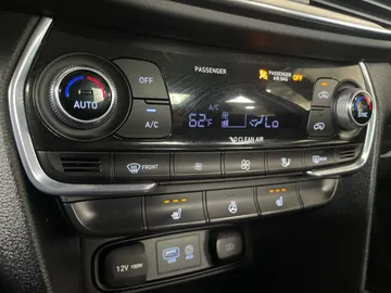 2020 Hyundai Santa Fe - image 24