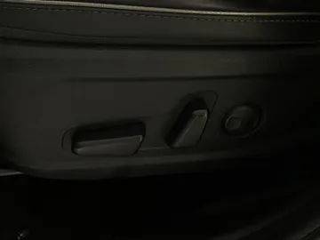 2021 Hyundai Santa Fe - image 23