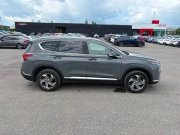 2022 Hyundai Santa Fe - image 6