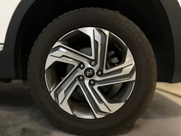 2023 Hyundai Santa Fe - image 7
