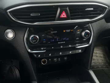 2020 Hyundai Santa Fe - image 24