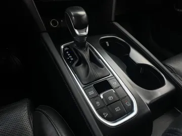 2020 Hyundai Santa Fe - image 33