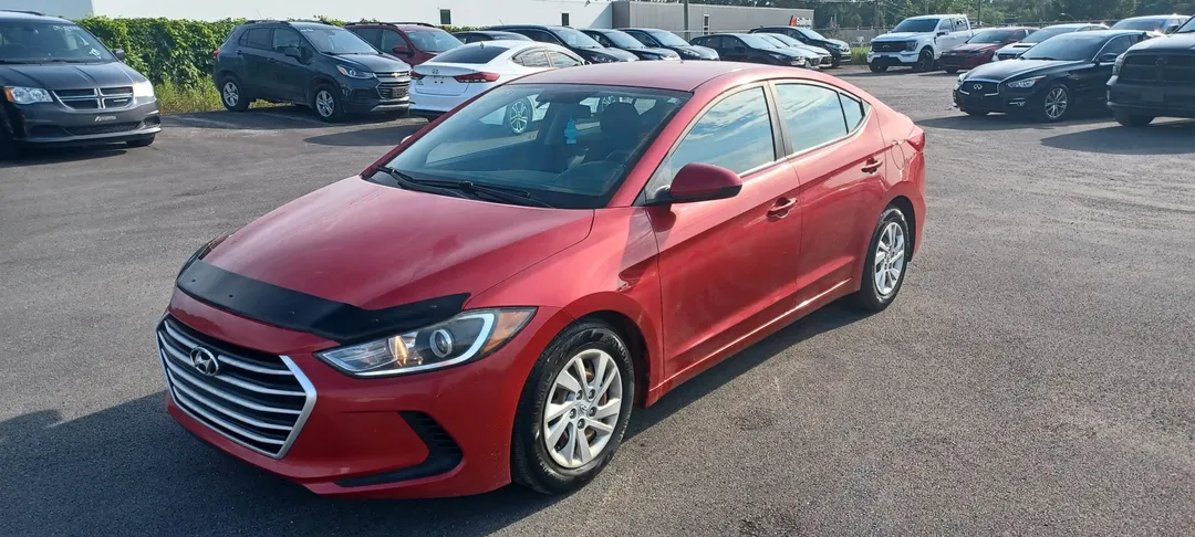 2017 Hyundai Elantra — photo 3