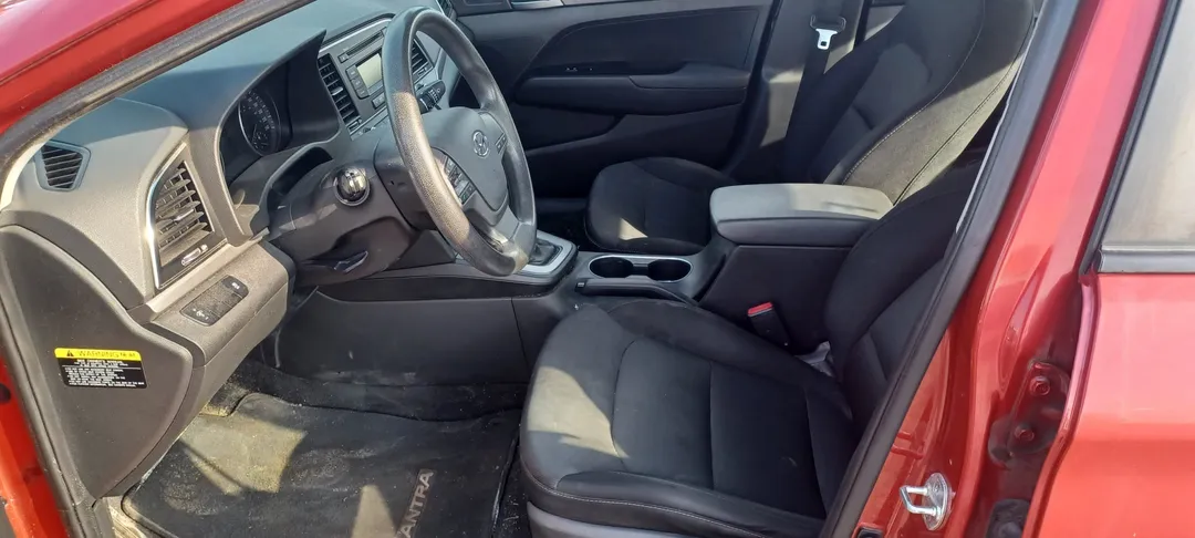 2017 Hyundai Elantra — photo 7