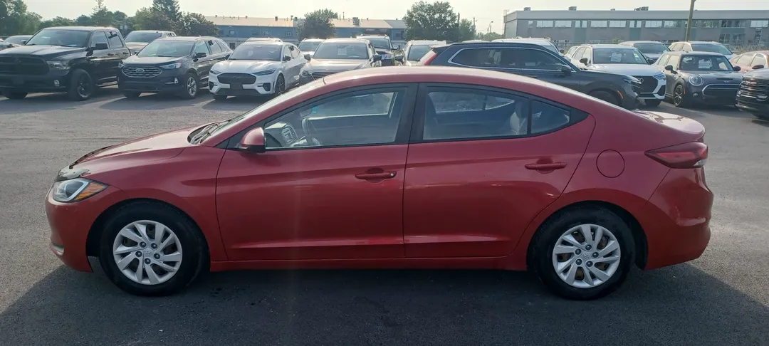2017 Hyundai Elantra — photo 4