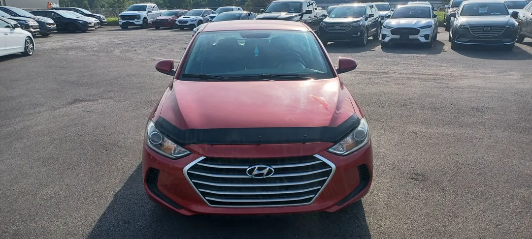 2017 Hyundai Elantra — photo 2