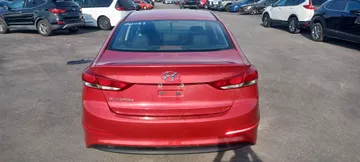 2017 Hyundai Elantra - image 7