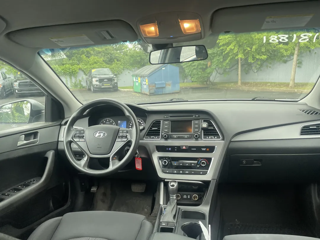 2017 Hyundai Sonata — photo 8