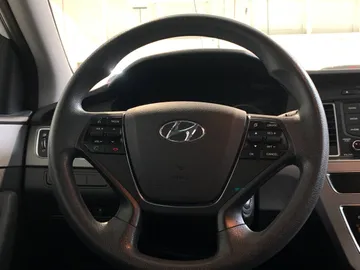 2017 Hyundai Sonata - image 16