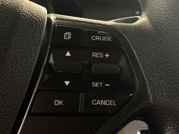 2017 Hyundai Sonata - image 23