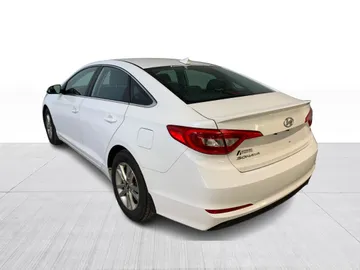 2017 Hyundai Sonata - image 10