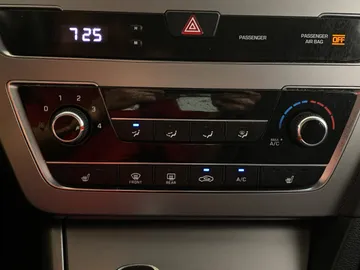 2017 Hyundai Sonata - image 20