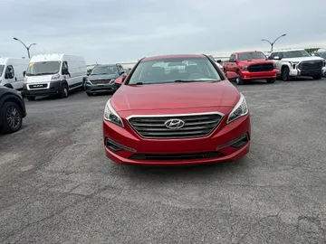 2017 Hyundai Sonata - image 2
