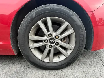 2017 Hyundai Sonata - image 7
