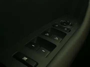 2017 Hyundai Sonata - image 25