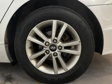 2017 Hyundai Sonata - image 19