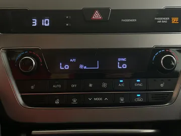 2017 Hyundai Sonata - image 23