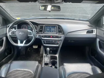 2019 Hyundai Sonata - image 9