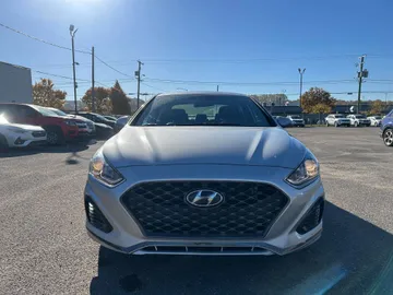 2019 Hyundai Sonata - image 2