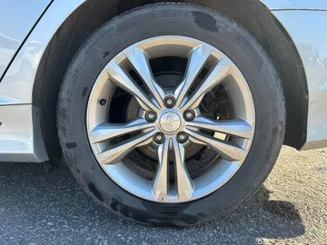 2019 Hyundai Sonata - image 8