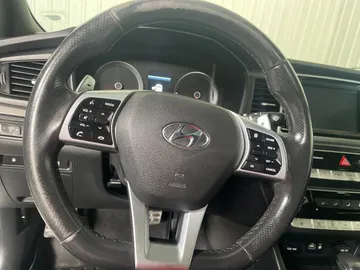 2019 Hyundai Sonata - image 19