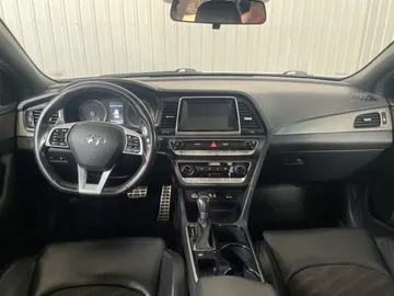 2019 Hyundai Sonata - image 4