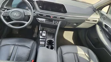 2021 Hyundai Sonata - image 8