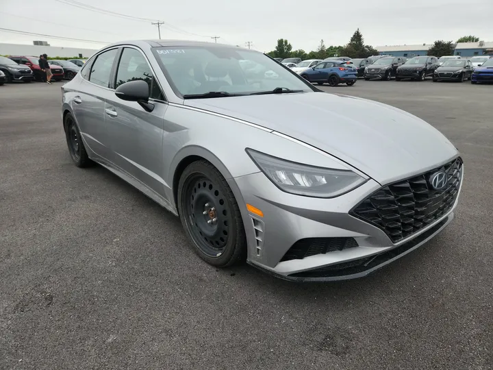2022 Hyundai Sonata - main image
