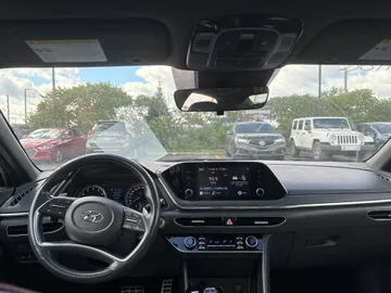 2021 Hyundai Sonata - image 9