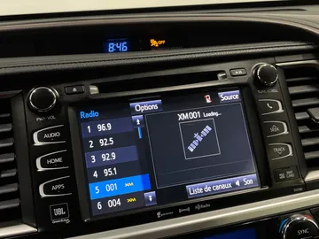 2017 Toyota Highlander - image 31