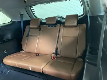 2017 Toyota Highlander - image 16