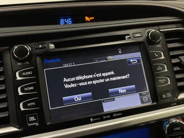 2017 Toyota Highlander - image 28